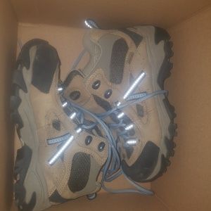 Cabelas ankle-high hiking boots